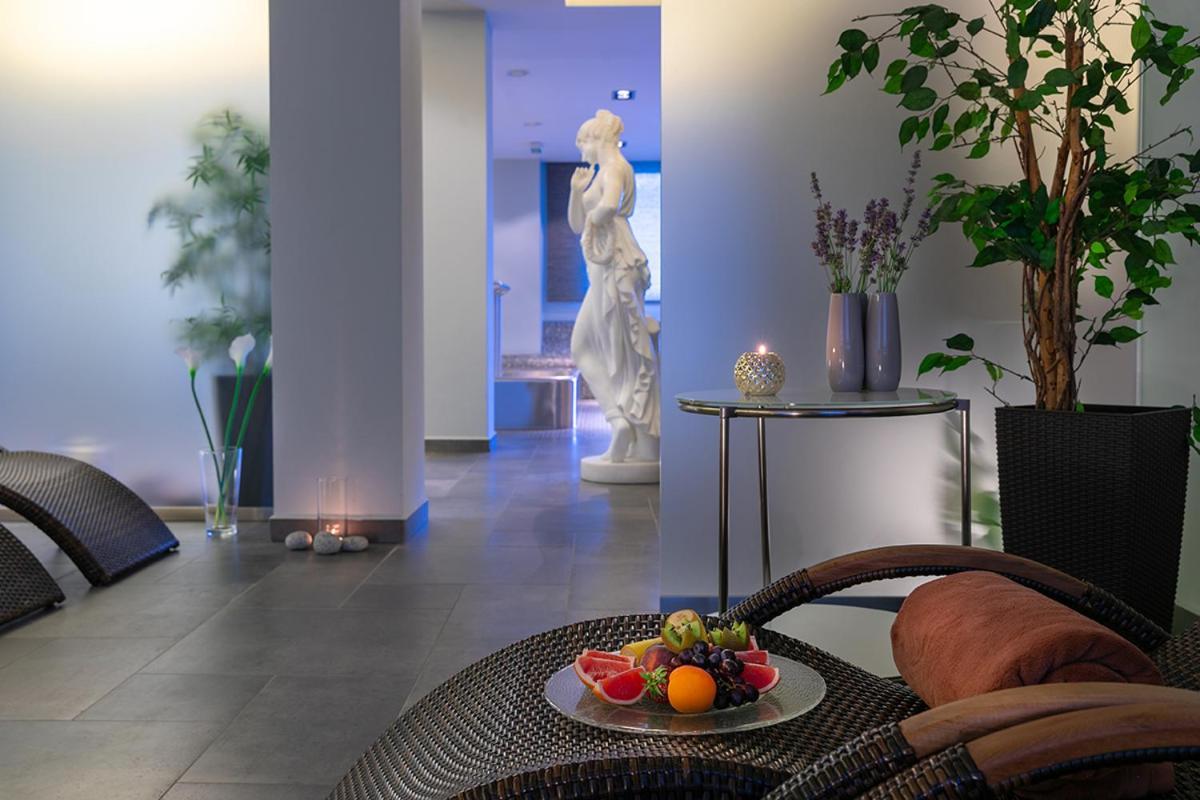 Hotel Abacie & Wellness Valašské Meziříčí Dış mekan fotoğraf