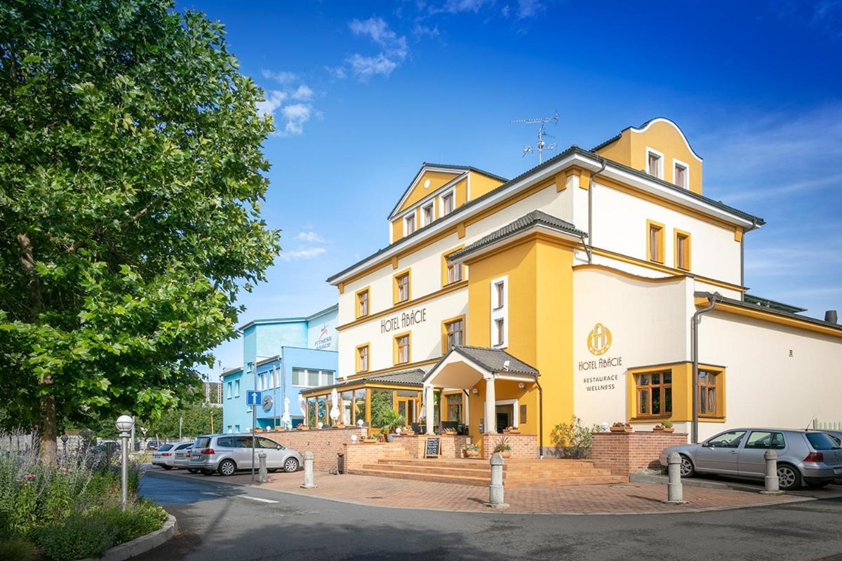 Hotel Abacie & Wellness Valašské Meziříčí Dış mekan fotoğraf