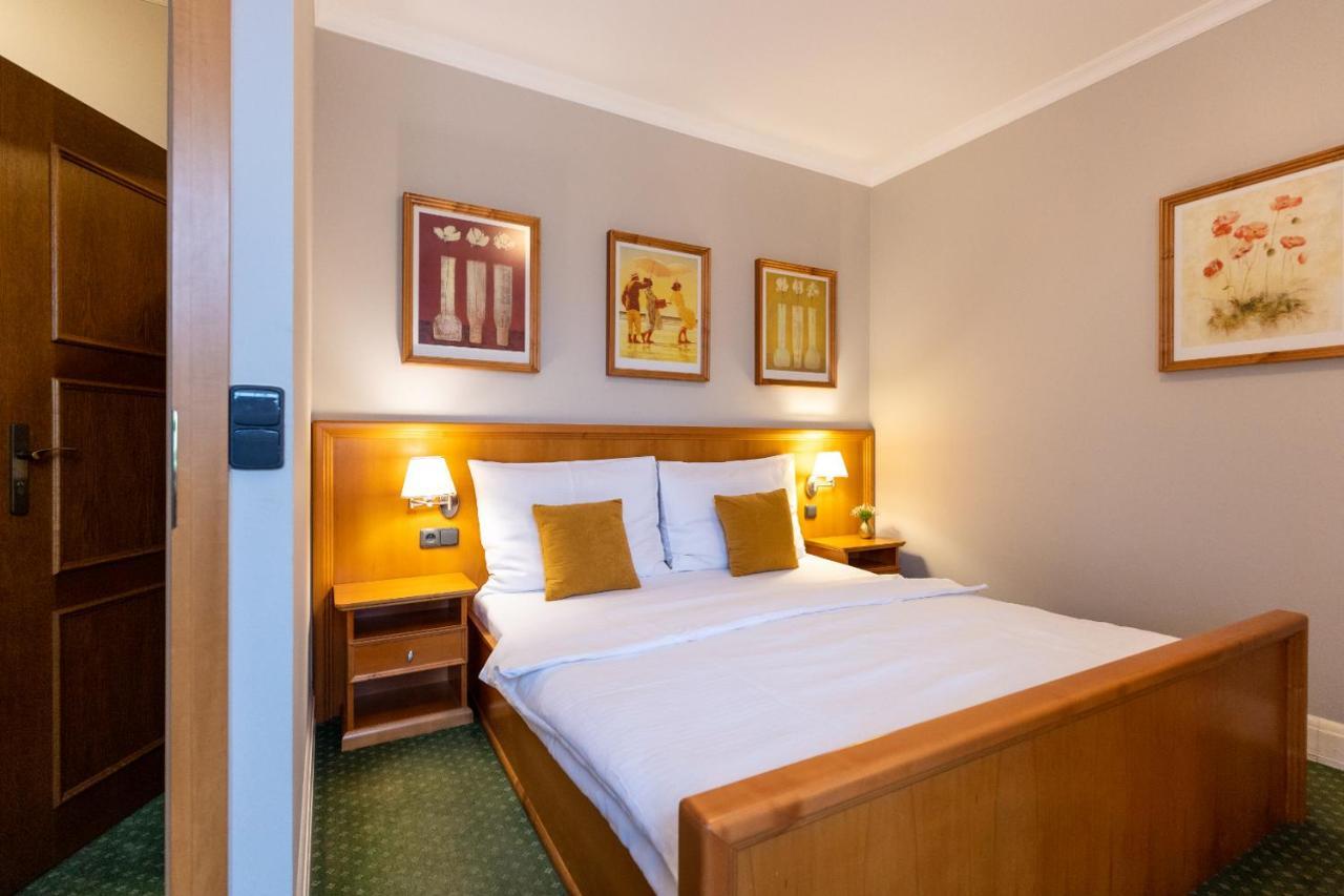 Hotel Abacie & Wellness Valašské Meziříčí Dış mekan fotoğraf