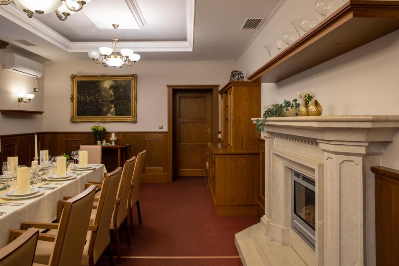 Hotel Abacie & Wellness Valašské Meziříčí Dış mekan fotoğraf