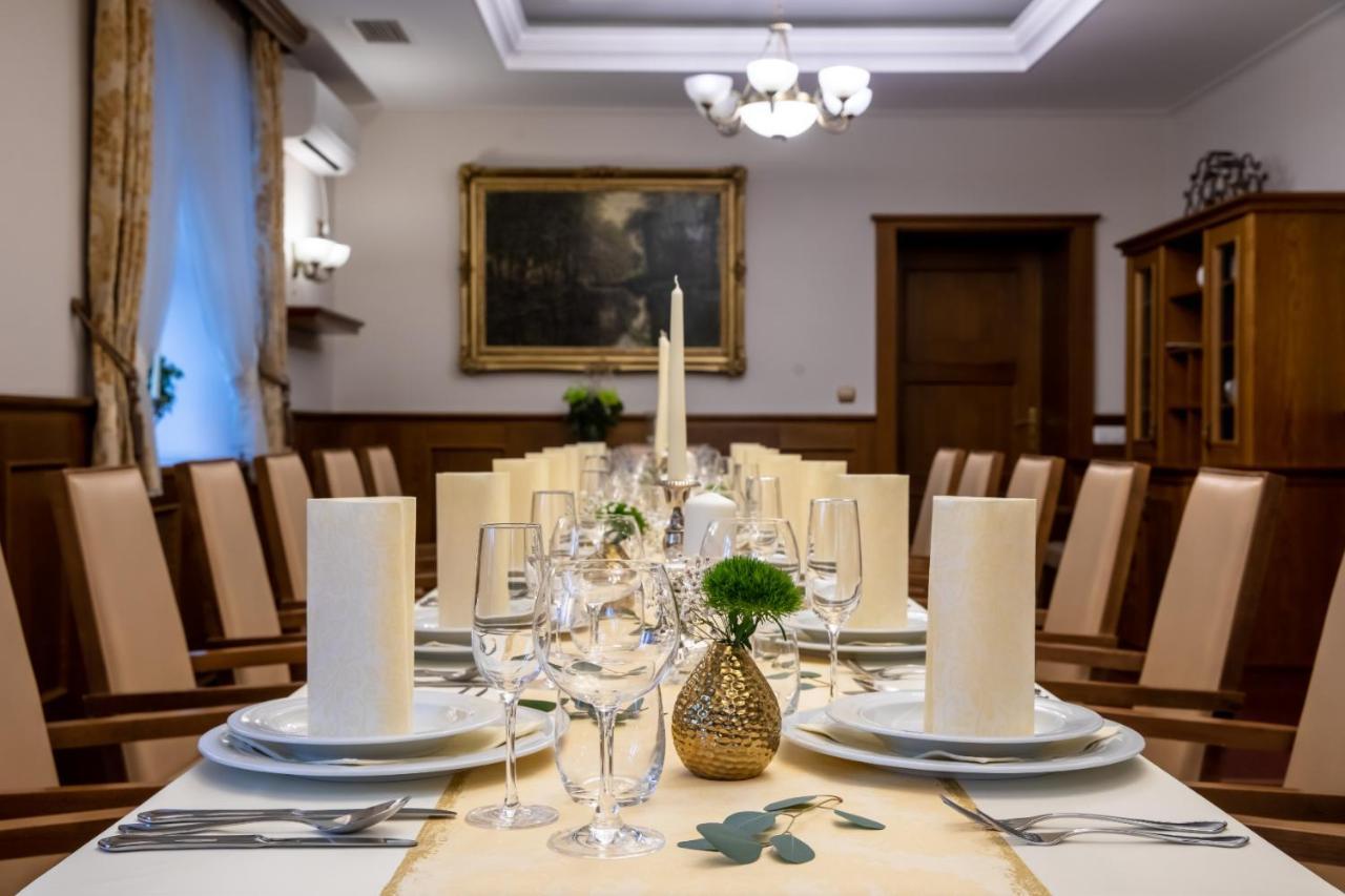 Hotel Abacie & Wellness Valašské Meziříčí Dış mekan fotoğraf