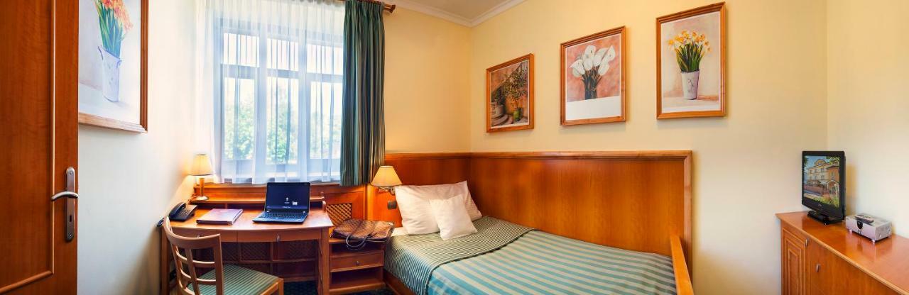 Hotel Abacie & Wellness Valašské Meziříčí Dış mekan fotoğraf