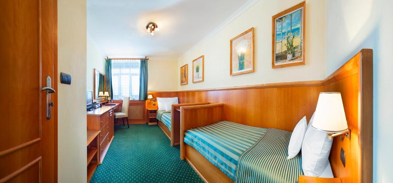 Hotel Abacie & Wellness Valašské Meziříčí Dış mekan fotoğraf